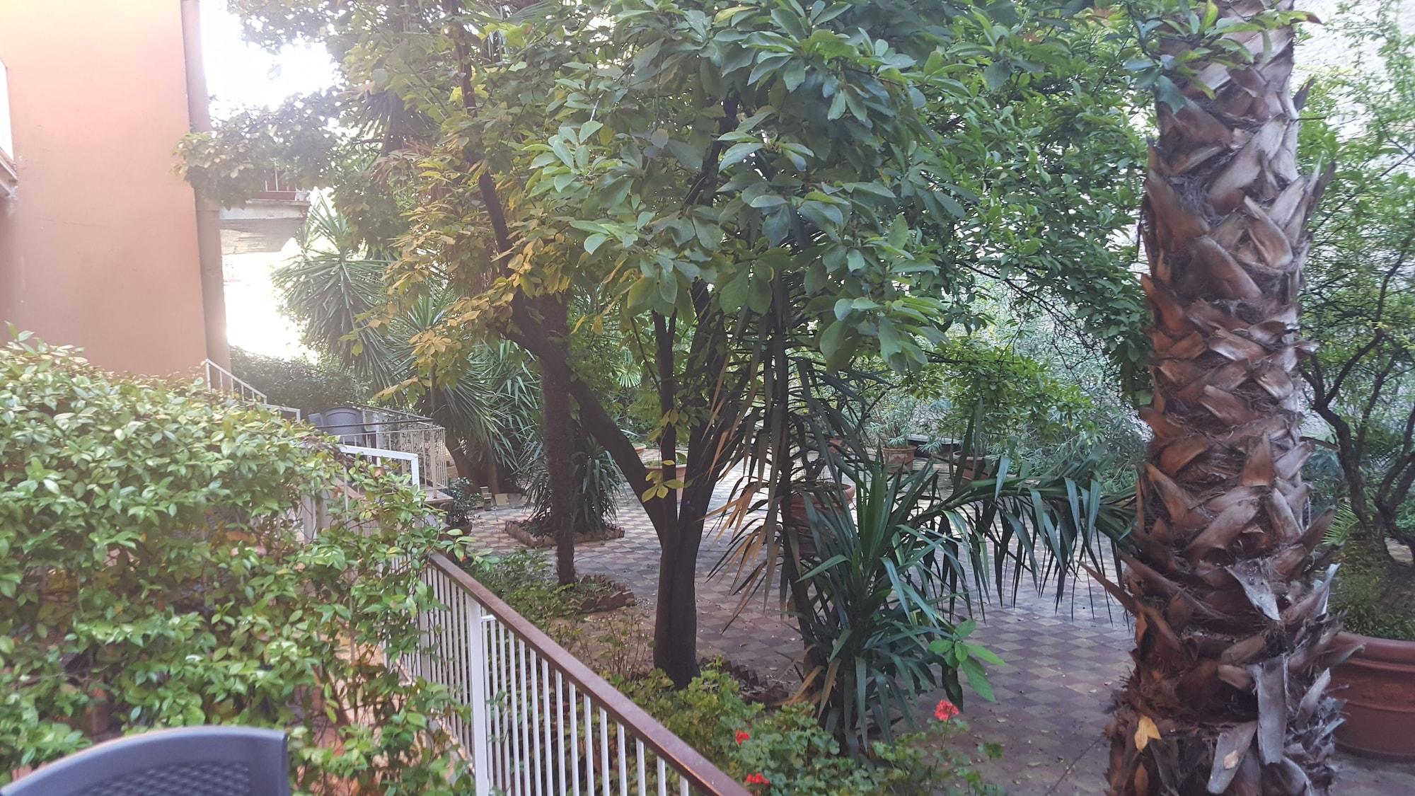 Hotel Domus Aventina Rome Exterior photo